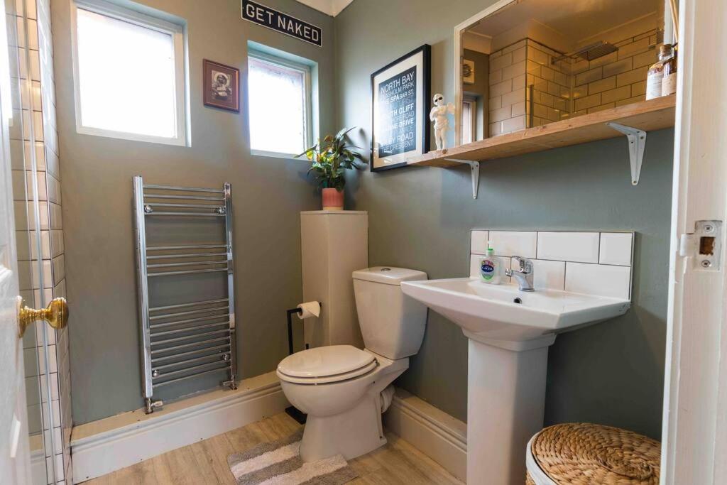 Church House Loft Скарборо Екстер'єр фото